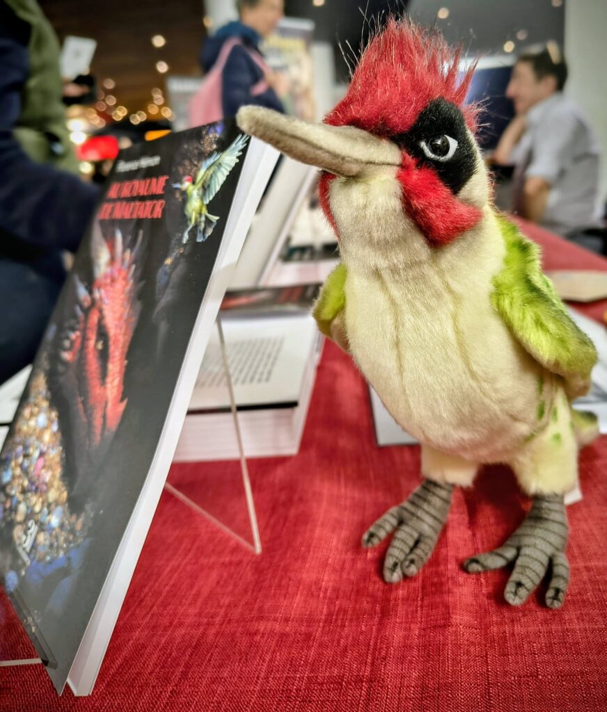 Oiseau rigolo en peluche